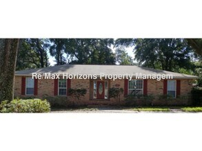 Building Photo - Great Northeast Home!