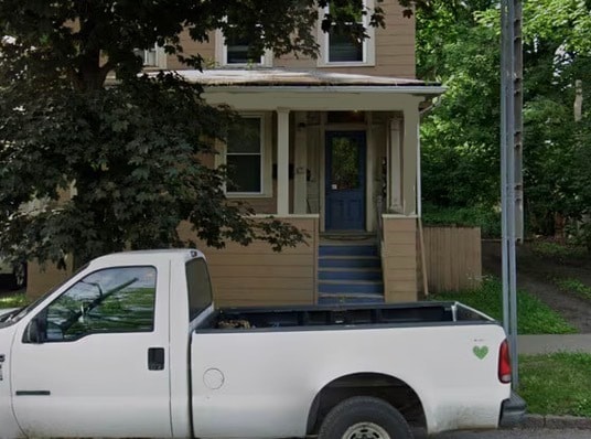 Building Photo - 319 W Buffalo St