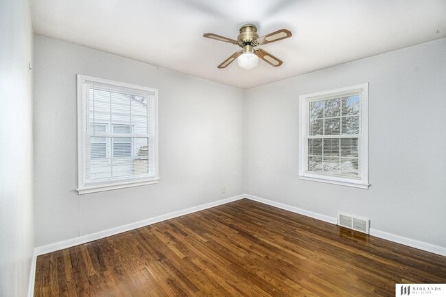 Building Photo - 2403 S Wayne St