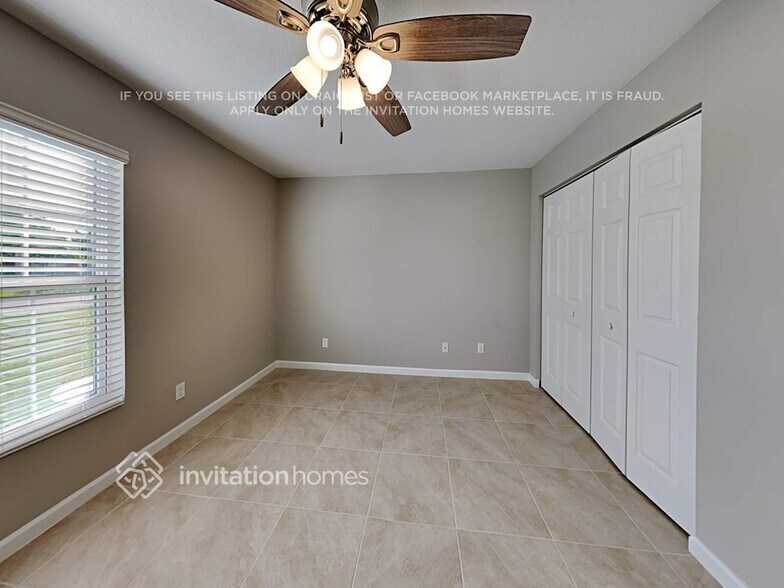 Building Photo - 679 SW Lucero Dr