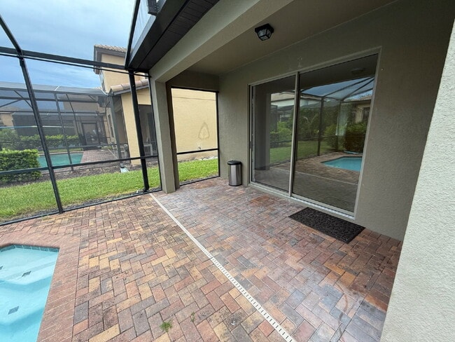 Building Photo - WELCOME HOME!