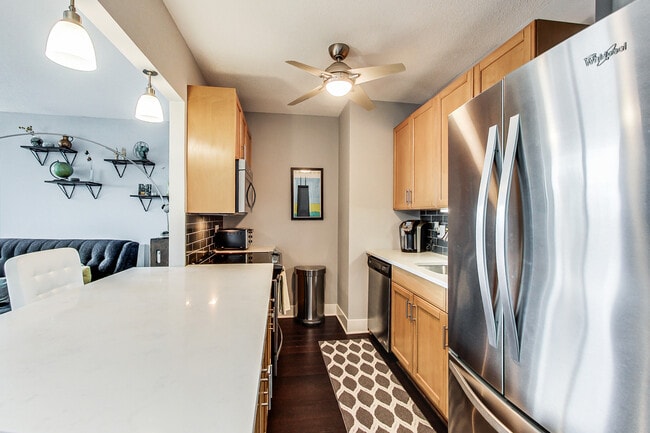 Building Photo - 400 N La Salle Dr