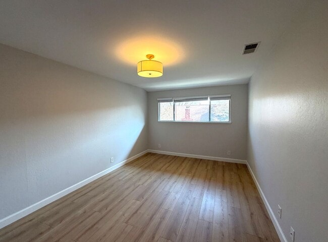 Building Photo - REMODELED LARGE 1600sf 4BR/2BA 3PK ?Miramonte Gardens AVAIL NOW