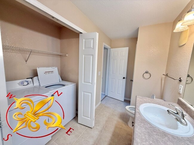 Building Photo - Charming 1-Bedroom Condo in the Reserve at...