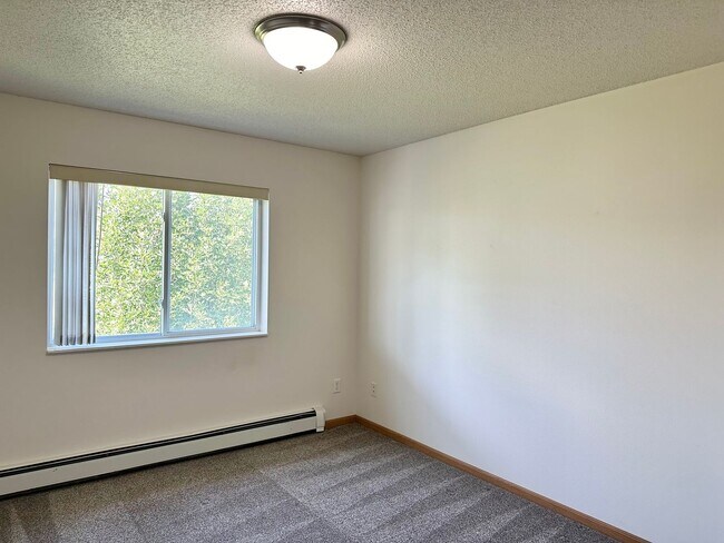 Building Photo - 4431 Calico Dr S