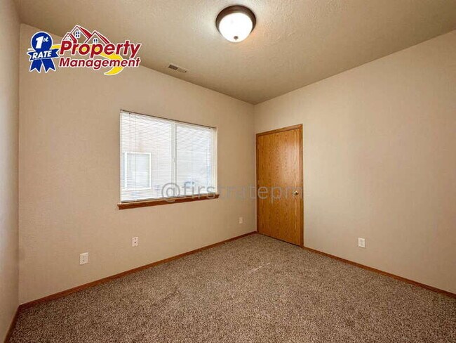 Building Photo - 1949 E Wilson Ln