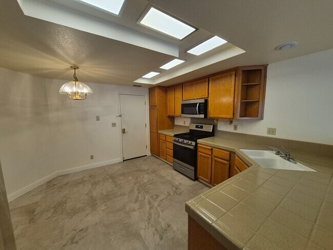 Building Photo - Charming Townhome in Prime San Ramon Location