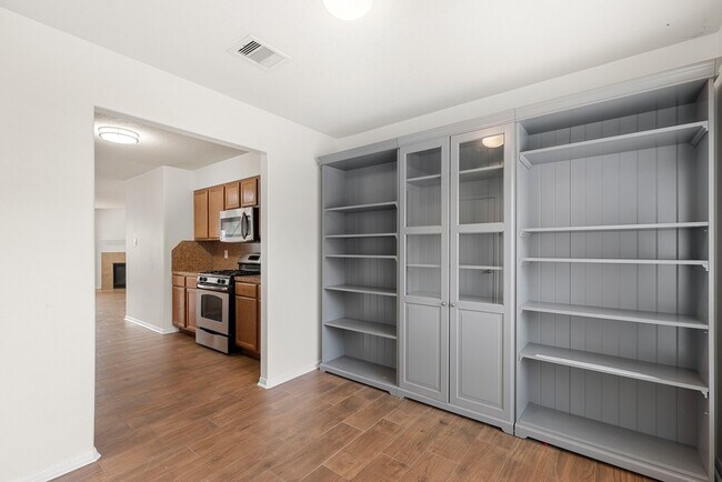 Building Photo - 4818 Fair Oak Dale Ln