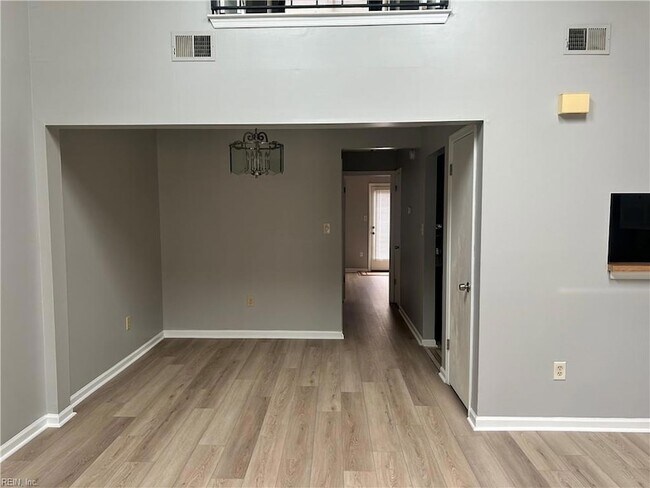 Building Photo - 655 Biltmore Dr