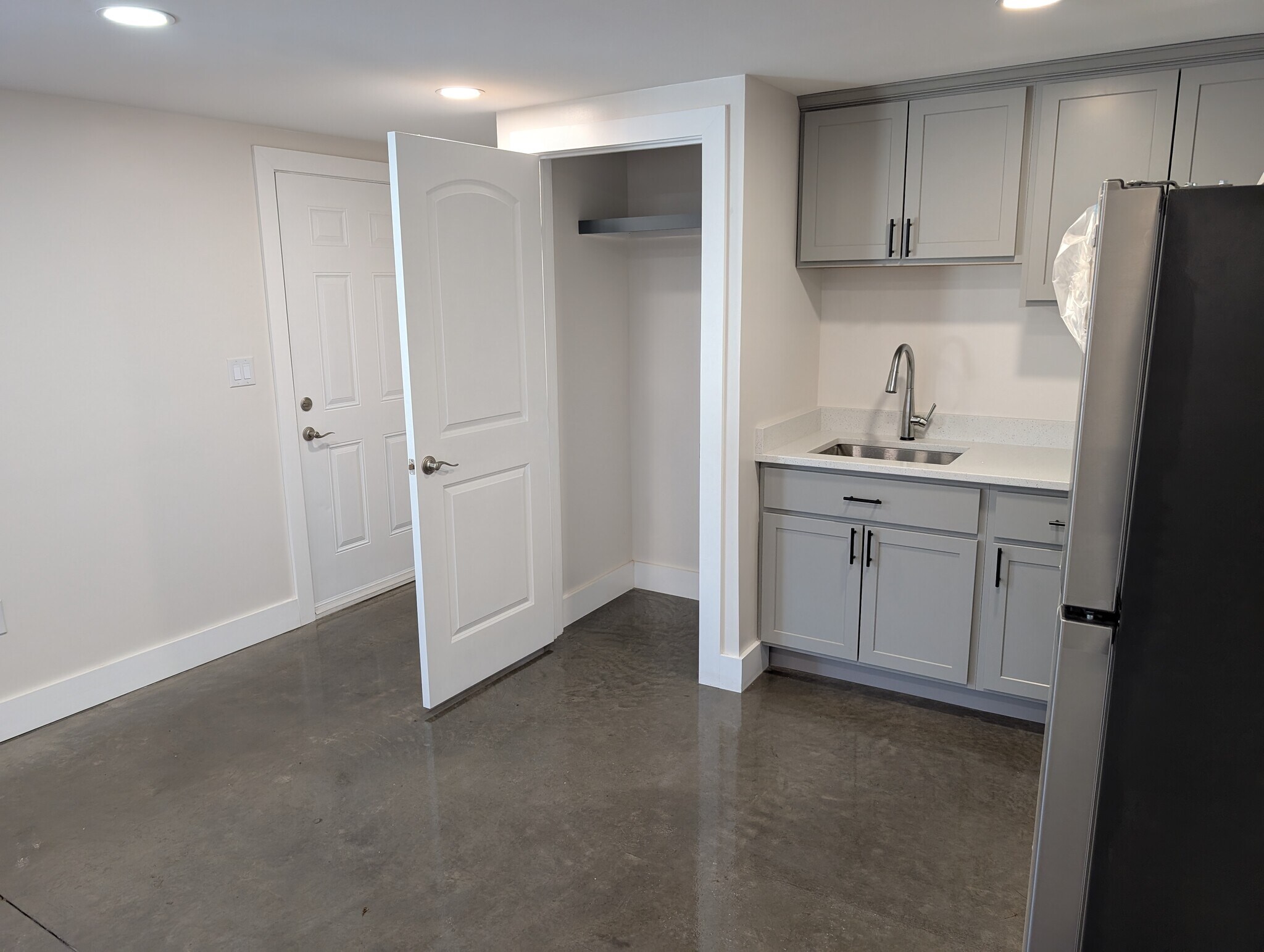 Building Photo - 1611 US-11