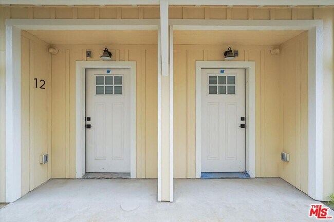 Building Photo - 1317 Punta Gorda St