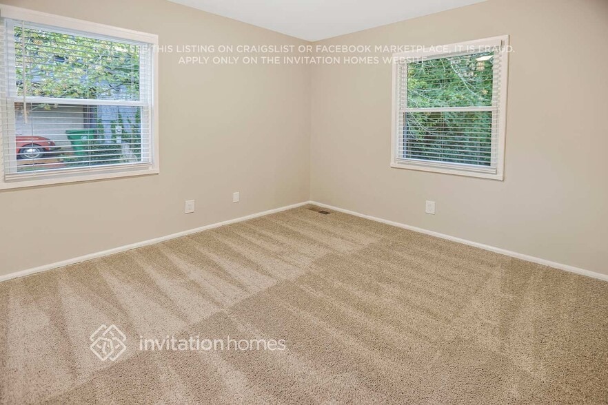 Building Photo - 3473 Pinehill Dr