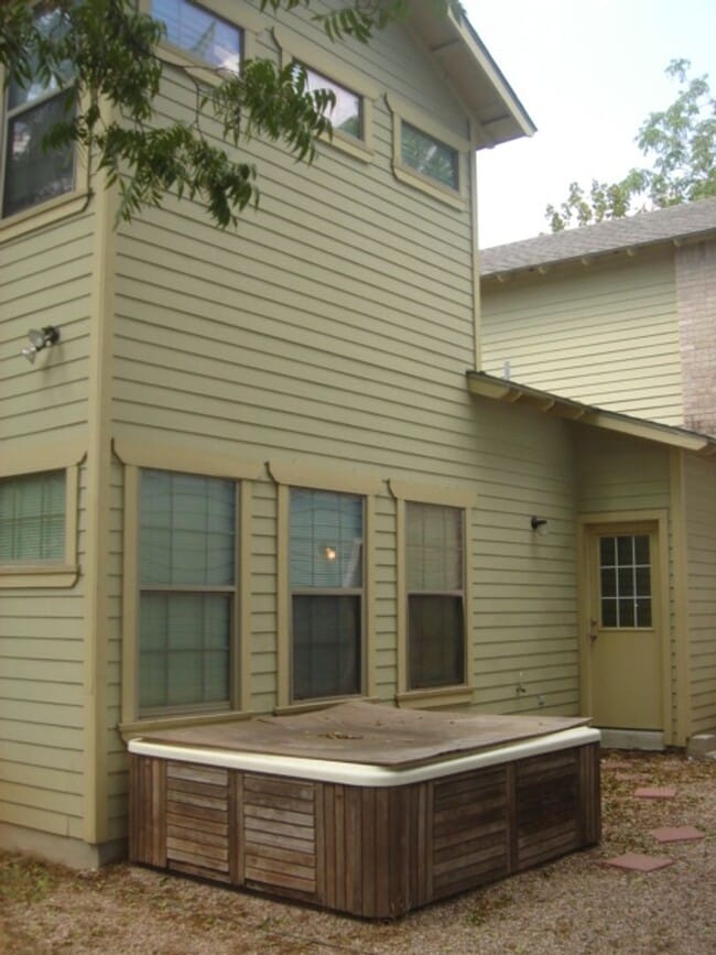 Building Photo - 5101 Martin Ave