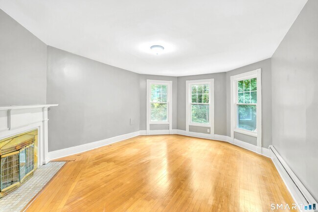 Building Photo - 484 Waterville St