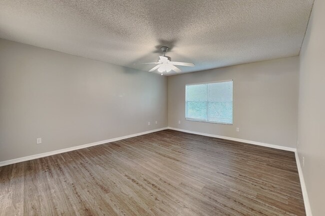 Building Photo - 9525 Southern Garden Cir