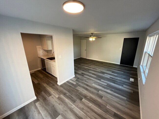 Dining Area - 45 Ben Louis Dr