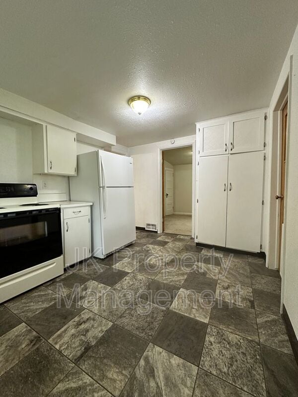 Building Photo - 2111 7th Ave N