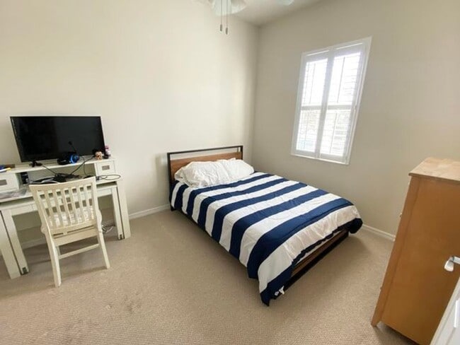 Building Photo - 1370 Turnbridge Dr