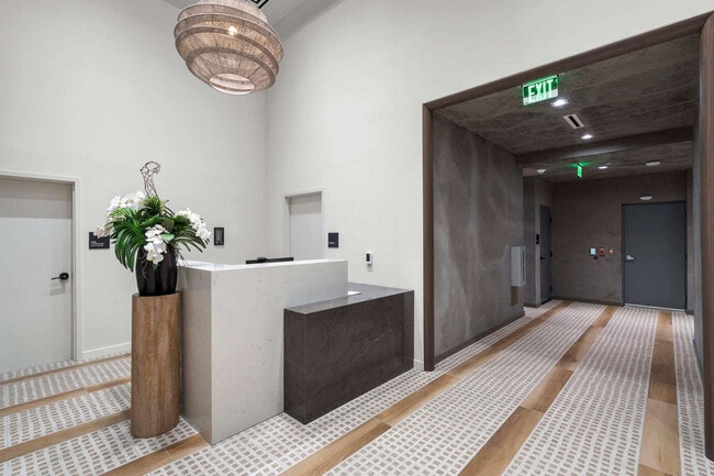 Building Photo - 225 N Miami Ave