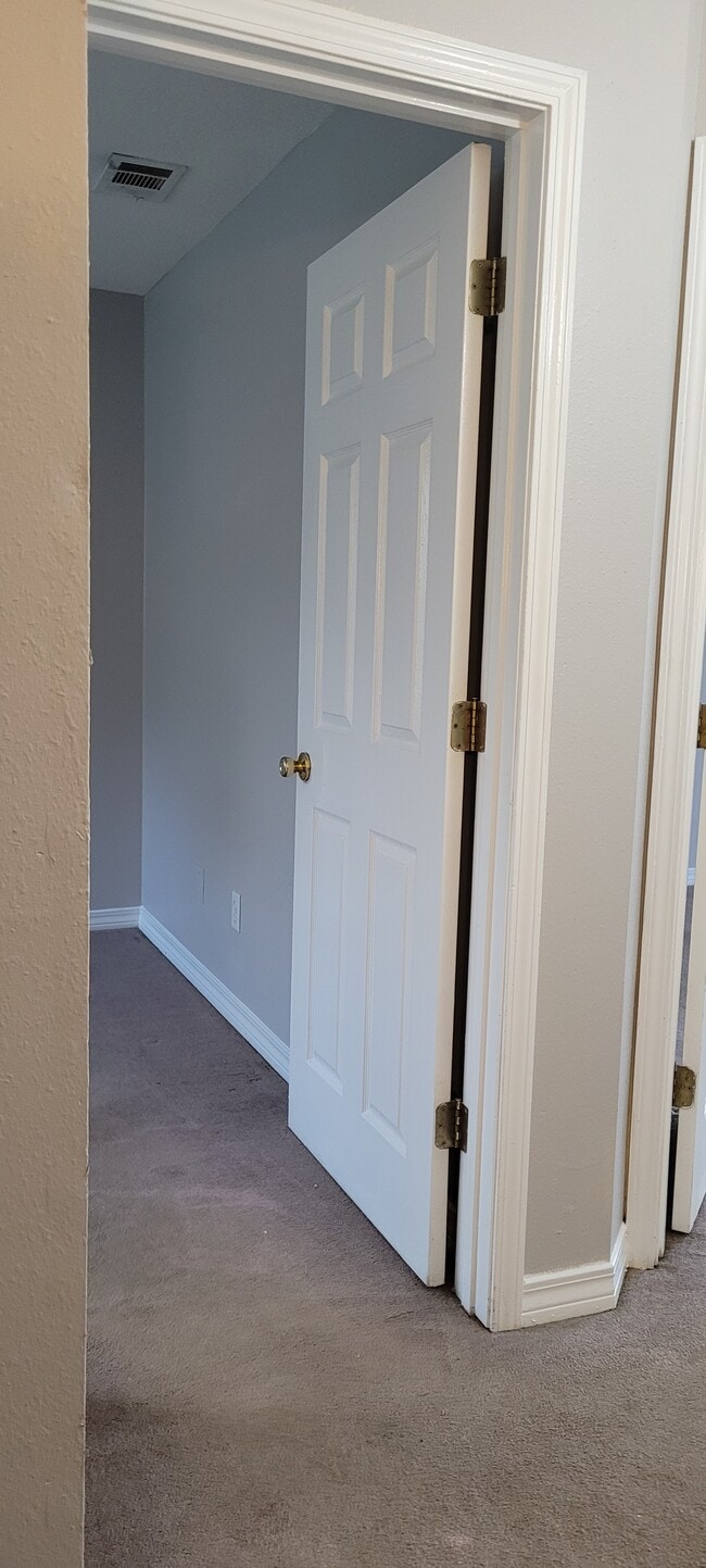 Building Photo - 1989 Todd Cove