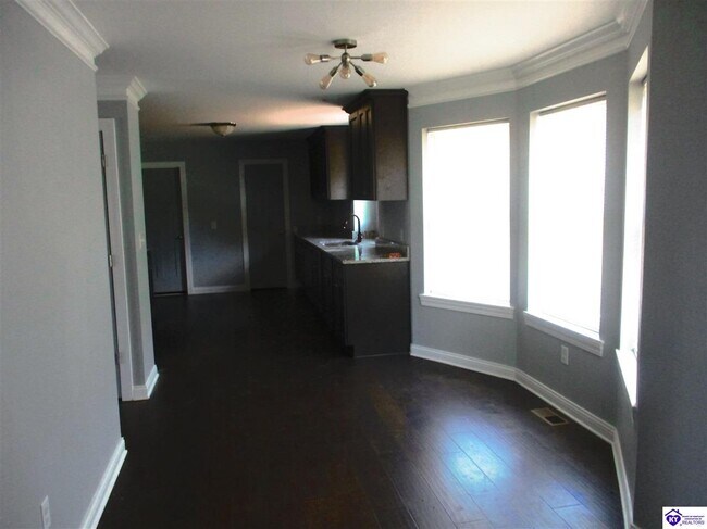 Building Photo - 130 Diamond Ct