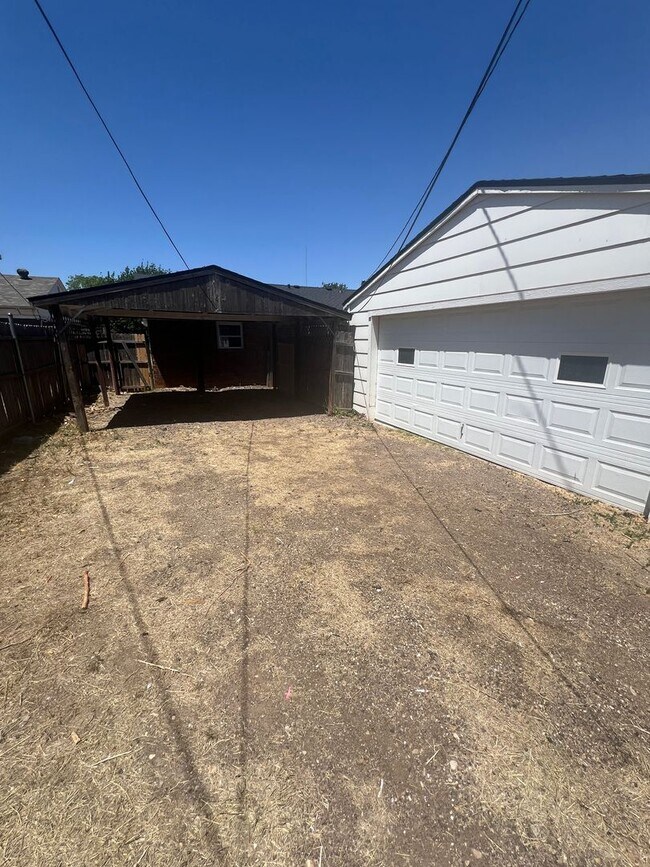 Building Photo - 4 Bed 3 bath remodeled home