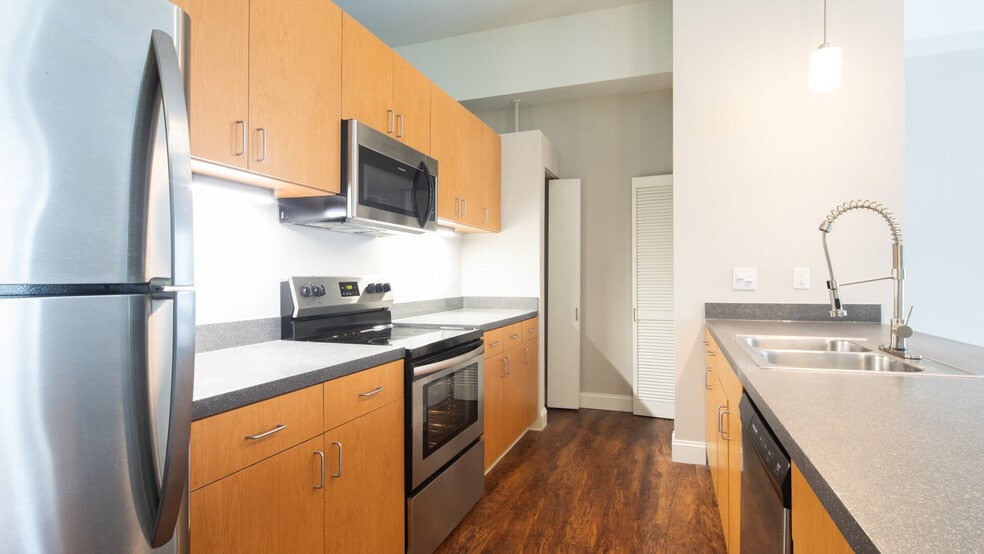 Building Photo - Metro On Granby Apartments