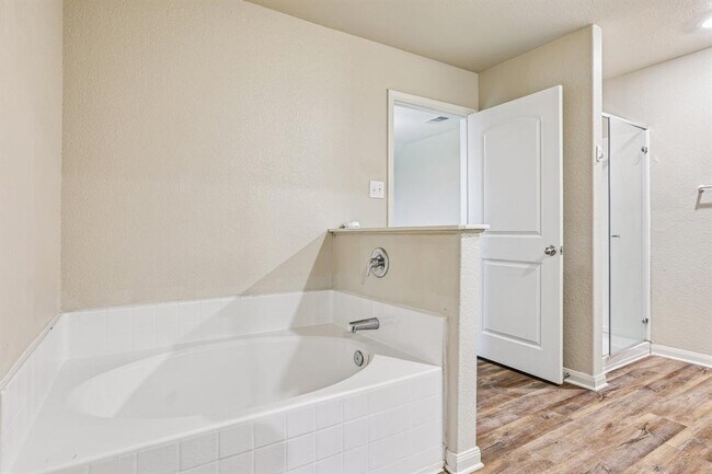 Building Photo - 117 Cherry Tree Ln