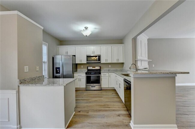 Building Photo - 4005 Edgecomb Dr