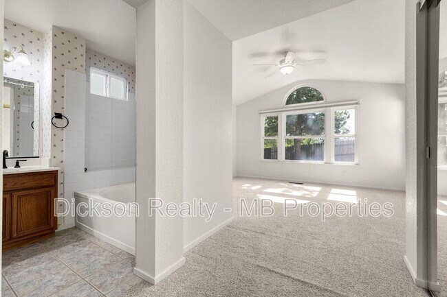Building Photo - 970 Teresa Pl