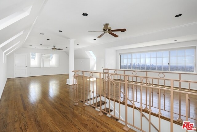 Building Photo - 2675 Glendower Ave