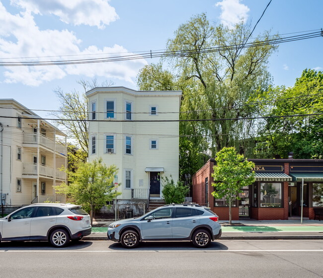 Building Photo - 354 Beacon St