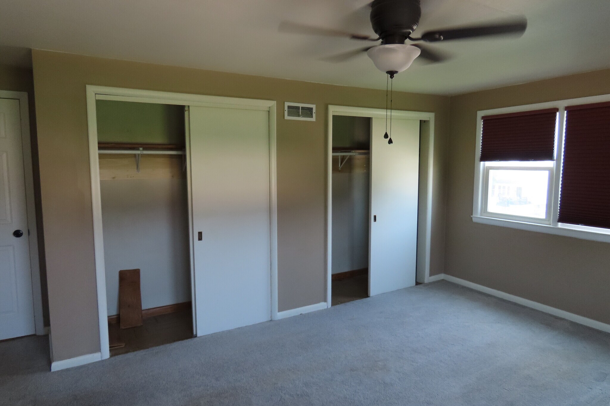 master bed room closets - 1605 Doty St