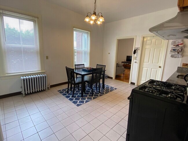 Building Photo - 52 Highland Ave