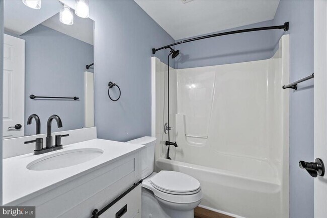 Building Photo - 2619 Inwood Dr
