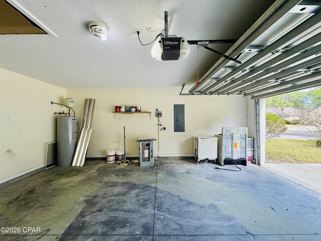 Building Photo - 409 Bainbridge St