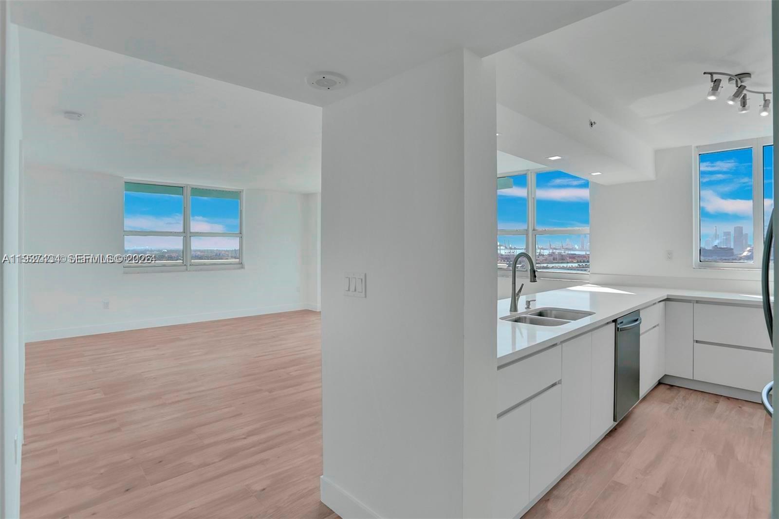 Building Photo - 650 West Ave