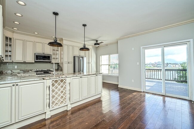 Building Photo - 44171 Paget Terrace