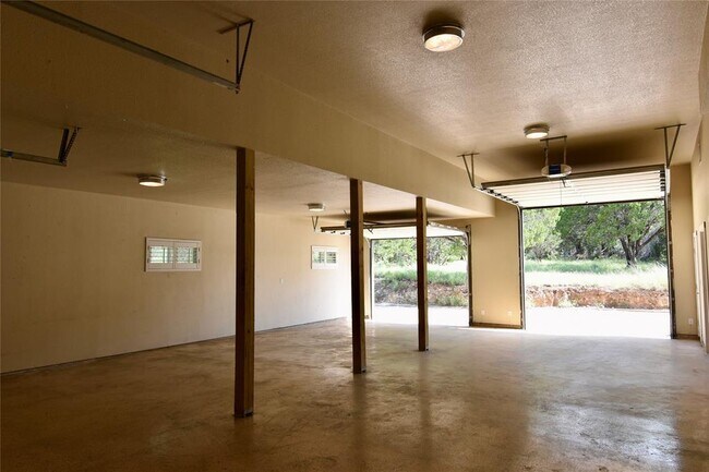 Building Photo - 112 Ridge Harbor Dr