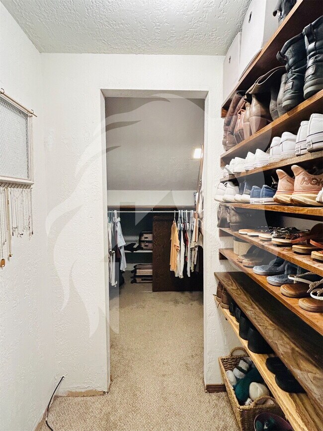 Building Photo - "Cozy Comfort Awaits: 3-Bedroom Home with Fireplace on Twilight Ave, Enid, OK!"