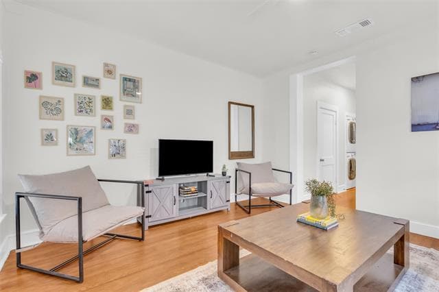 Building Photo - 4121 Junius St