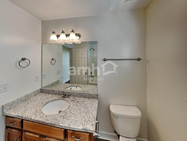 Building Photo - 3063 Romain Trail