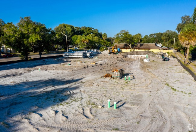 Building Photo - Six Point Row Townhomes