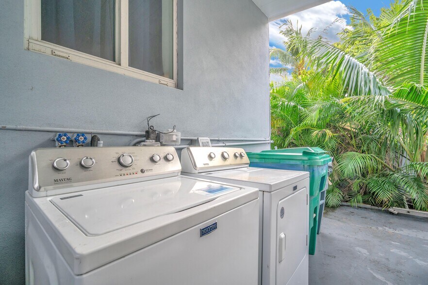 Building Photo - 1801 SW 5th St