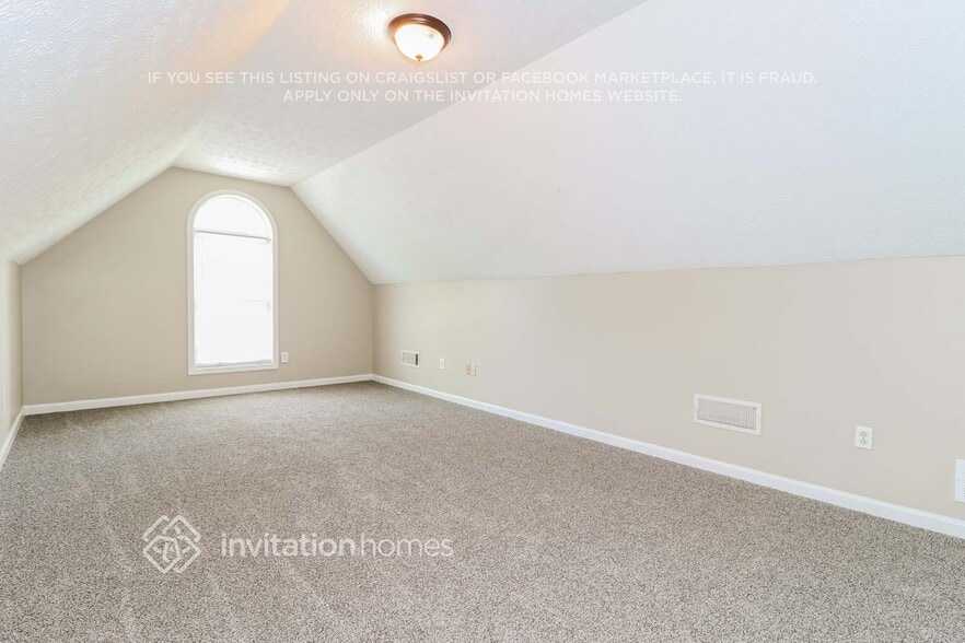 Building Photo - 717 Thornapple Trail SW