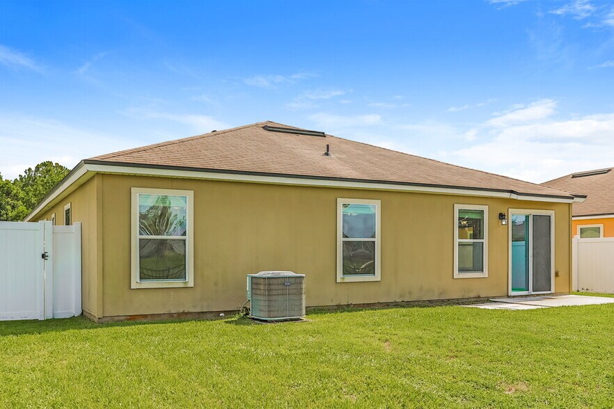 Building Photo - 3275 Canyon Falls Dr