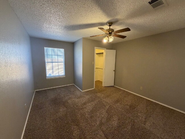 Building Photo - Home Located In Shadow Hills & Frenship School District!