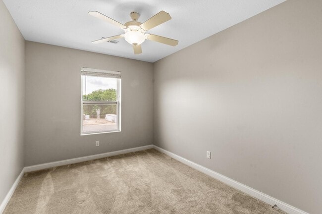 Building Photo - 5005 Devils Glen Rd
