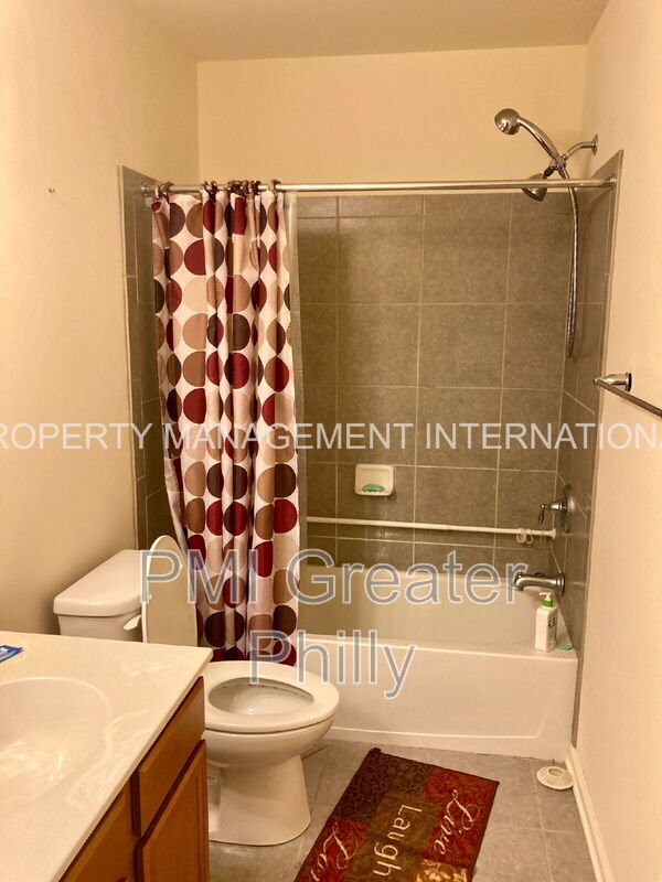 Building Photo - 106 Mercer Ct