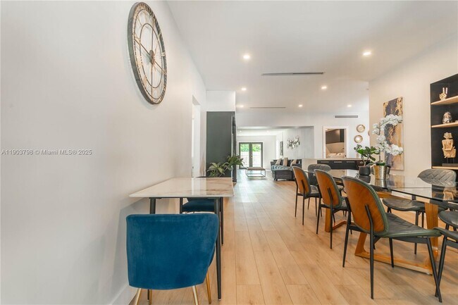 Building Photo - 2360 SW 12th St